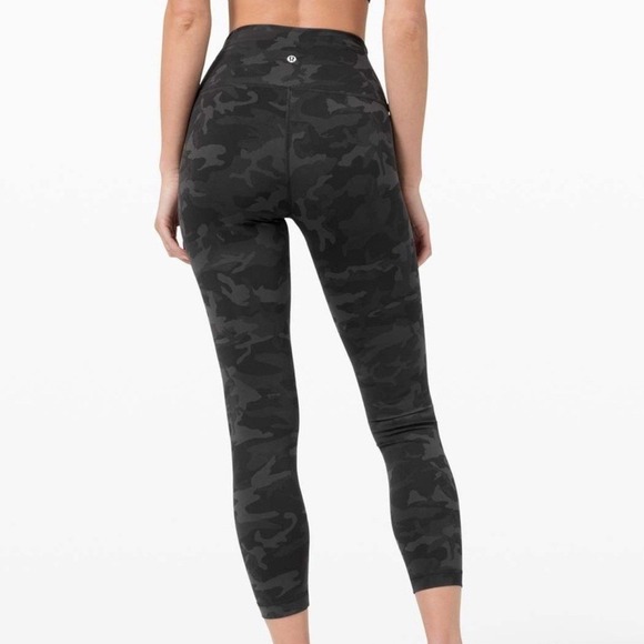 Lululemon Wunder Under Crop leggings in a camouflage pattern size 12 - Picture 2 of 10